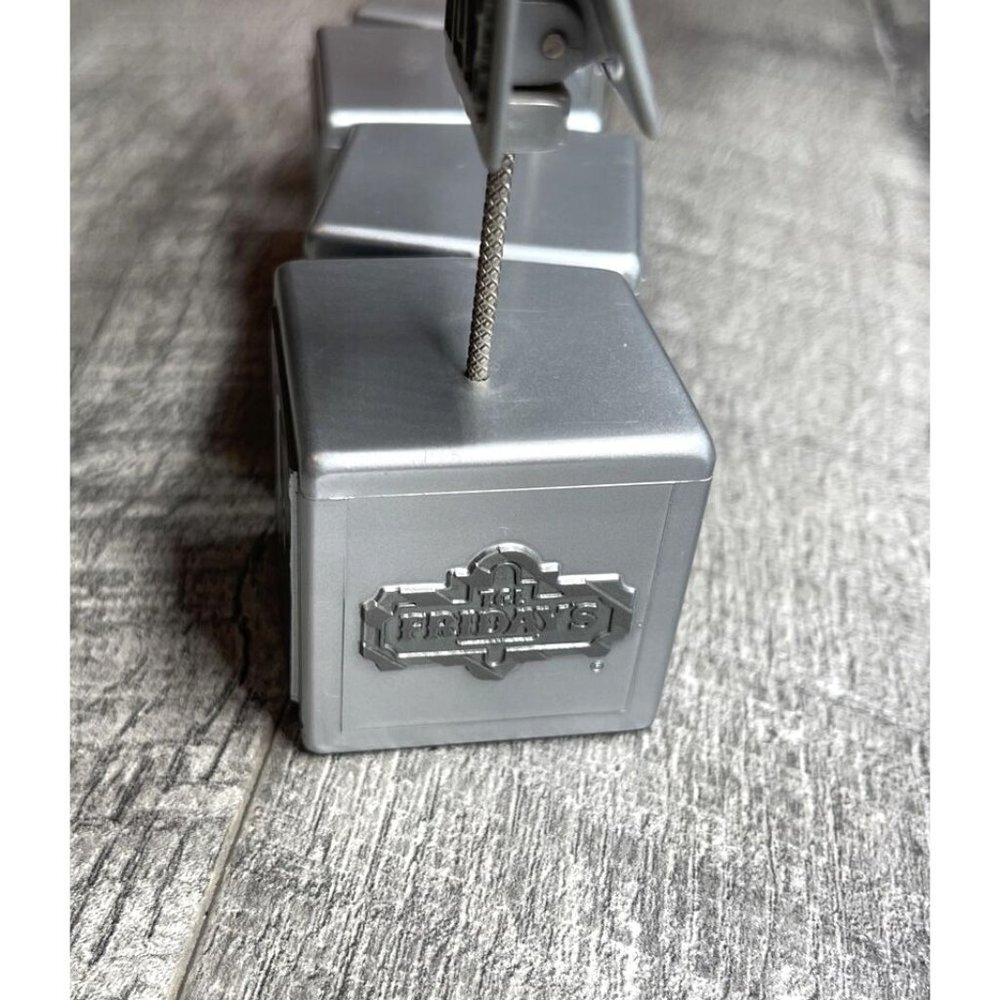 Vintage TGI Fridays Restaurant Block Menu Holder Display Clips Hard Plastic 80s - Picture 9 of 9